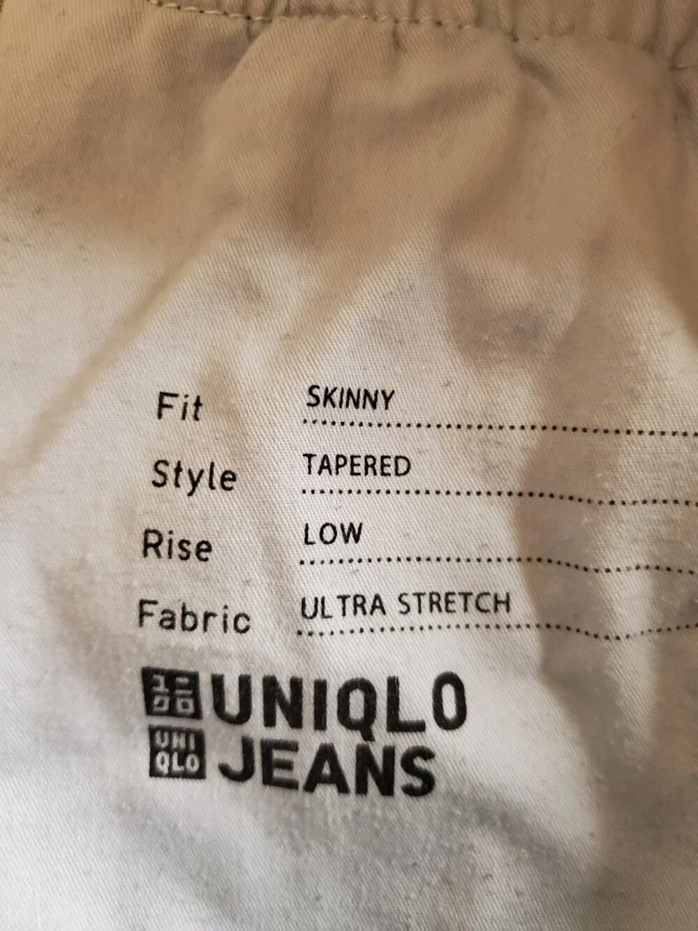 UNIQLO SZ 31 Men's Ultra Stretch Skinny-Fit Low-rise Tapered Jeans Dark Wash